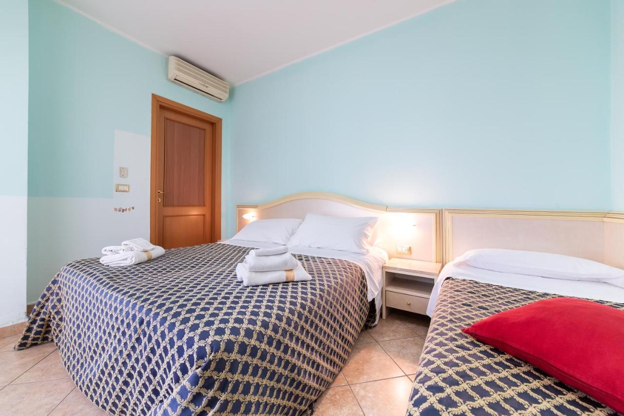Residenza Melucci Aparthotel Римини Екстериор снимка