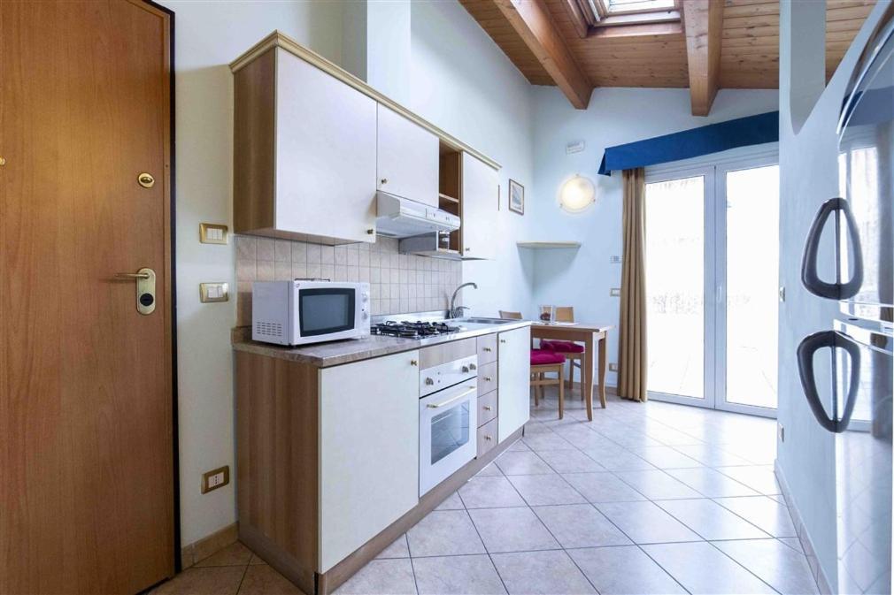 Residenza Melucci Aparthotel Римини Екстериор снимка