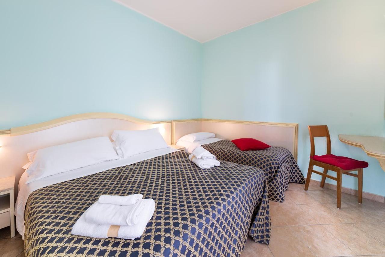 Residenza Melucci Aparthotel Римини Екстериор снимка
