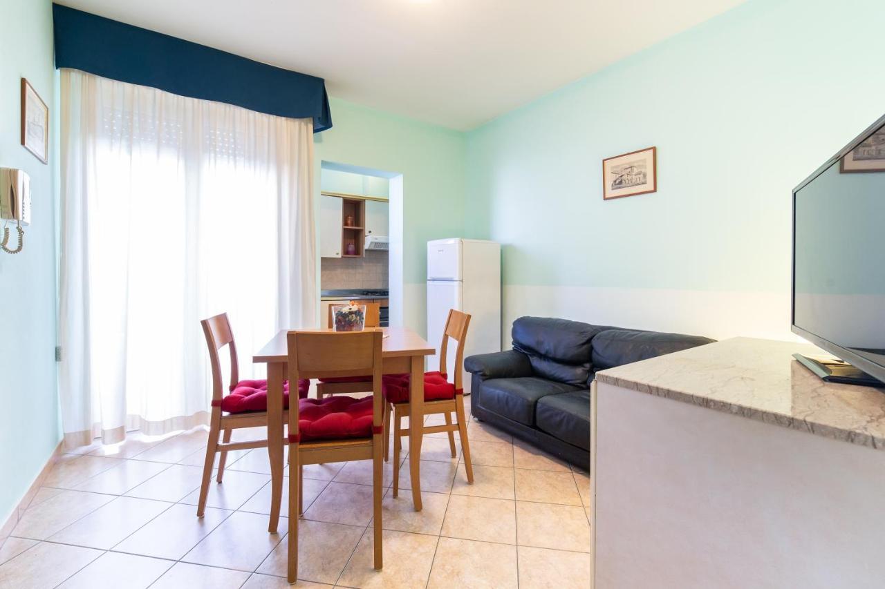 Residenza Melucci Aparthotel Римини Екстериор снимка