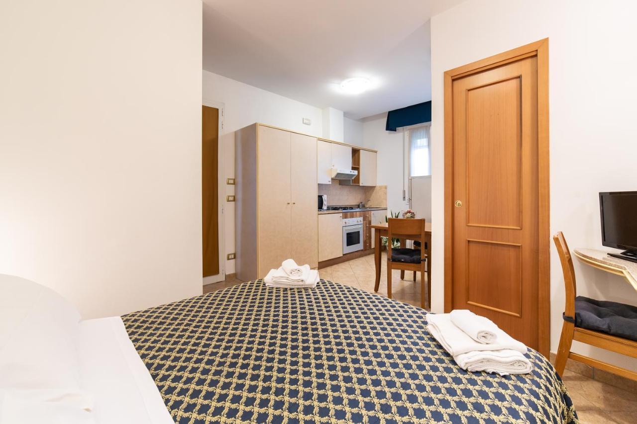 Residenza Melucci Aparthotel Римини Екстериор снимка