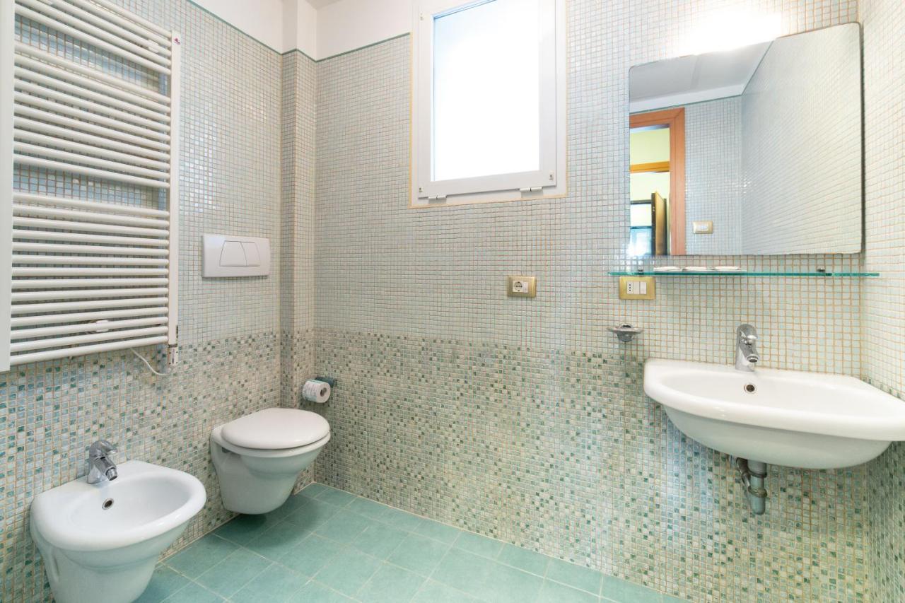 Residenza Melucci Aparthotel Римини Екстериор снимка