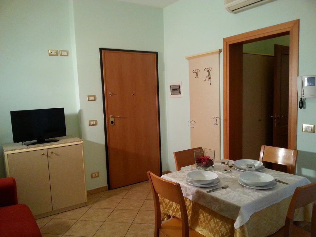 Residenza Melucci Aparthotel Римини Екстериор снимка