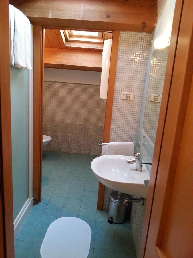 Residenza Melucci Aparthotel Римини Екстериор снимка