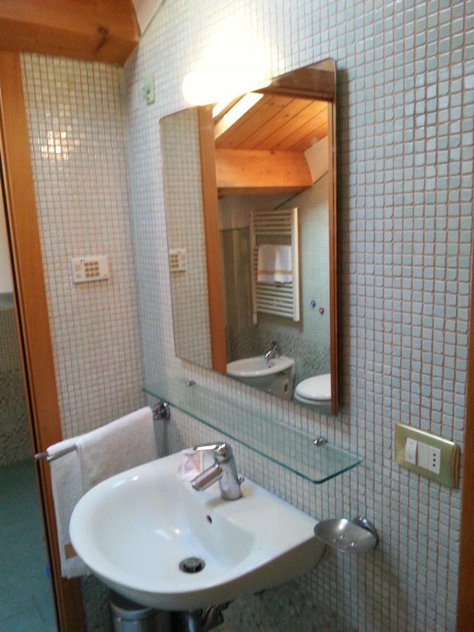 Residenza Melucci Aparthotel Римини Екстериор снимка