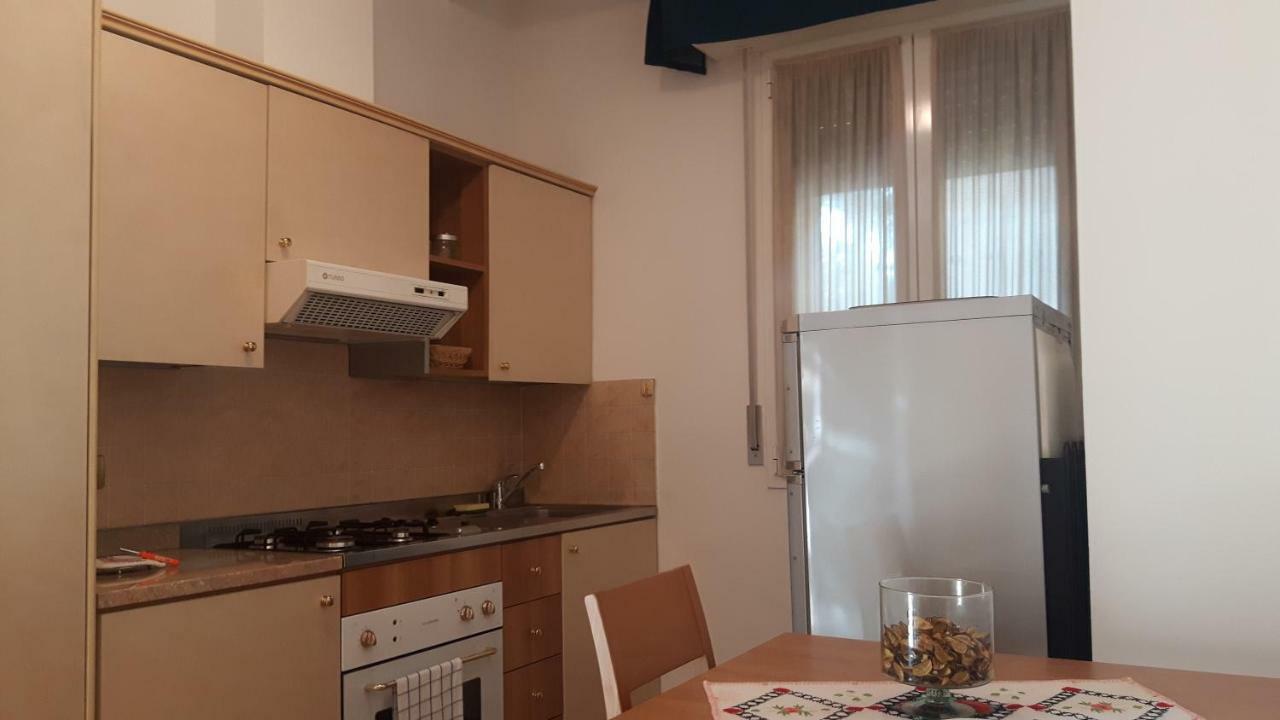 Residenza Melucci Aparthotel Римини Екстериор снимка